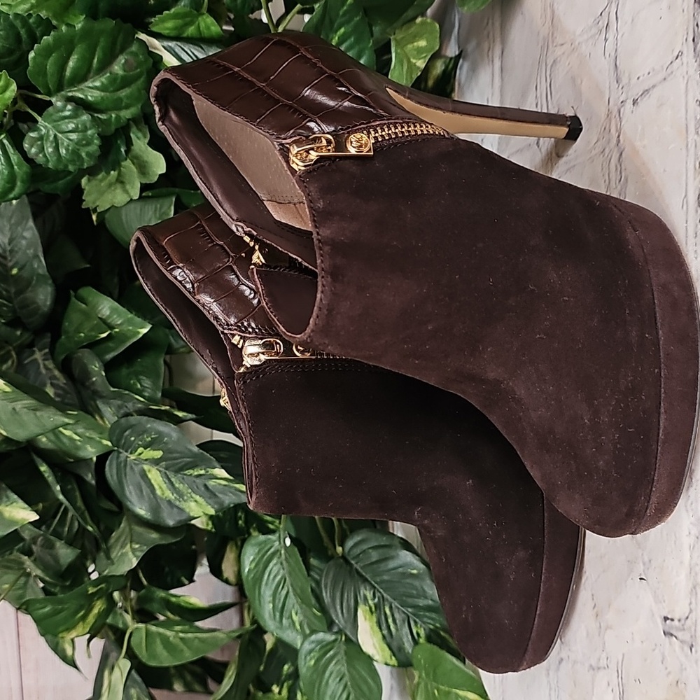 Michael Kors Brown EUC Croc Embossed Leather and Suede Heeled Boots - Picture 3 of 13